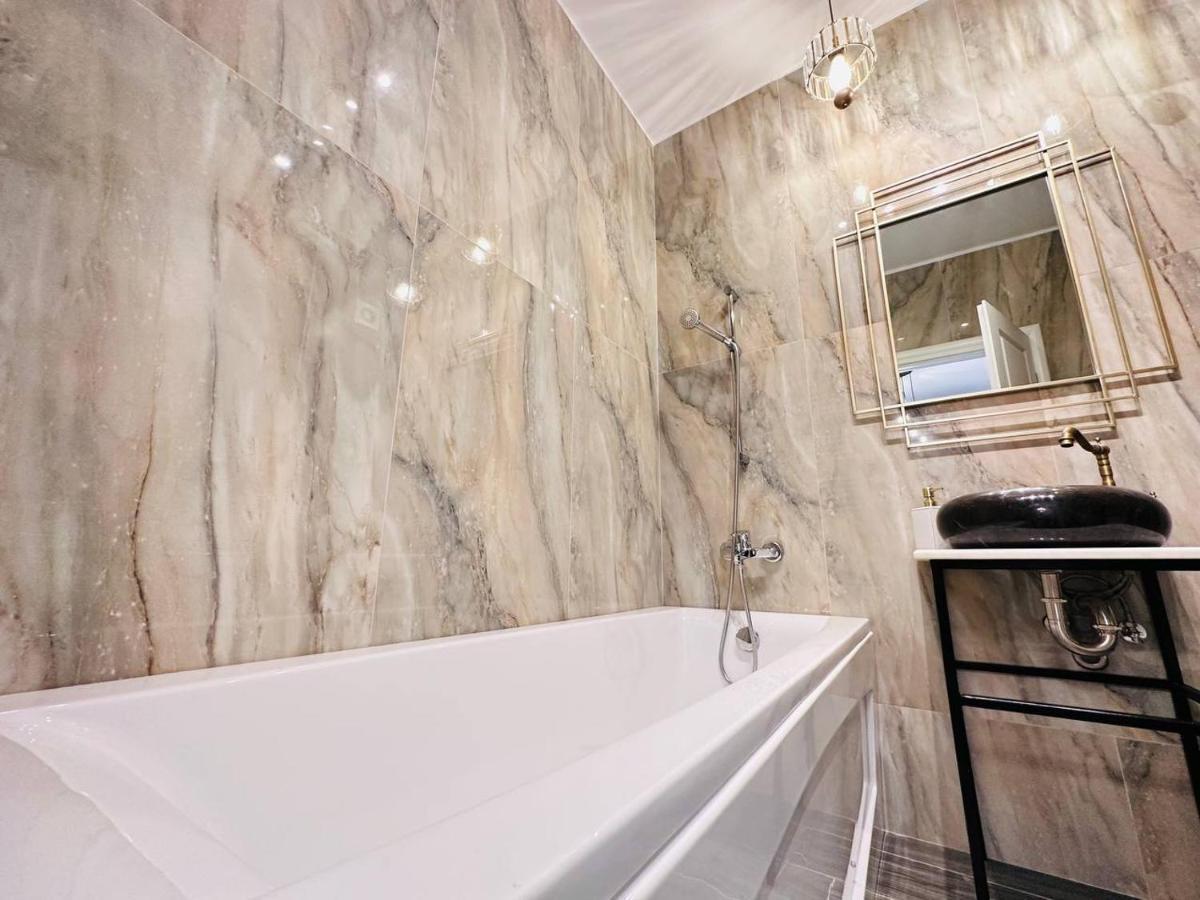 Happy Studio By Rh Living Bükreş Dış mekan fotoğraf